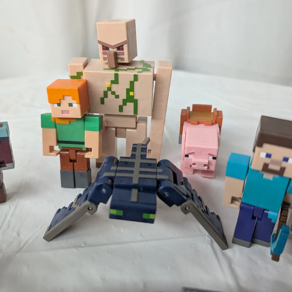 Minecraft Action Figure and Block Set - Picture 4 of 5
